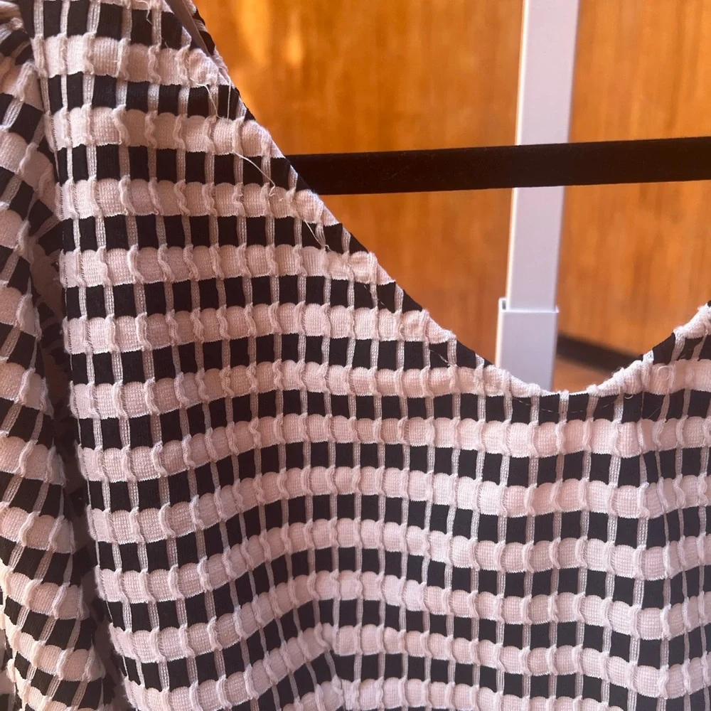 Zara Black and White Puff Sleeve Crop Blouse